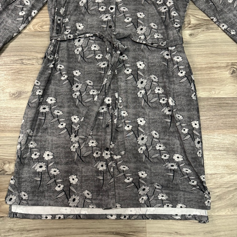 LuLaRoe Ellie Button Shirt Dress in Gray Floral Print Size Extra Large - Picture 3 of 6